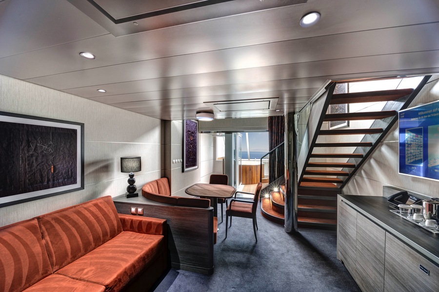 MSC Cruises MSC Meraviglia MSC Yacht Club Duplex Suite with Whirlpool - Credits - MSC Rights - Ivan Sarfatti 2.jpg